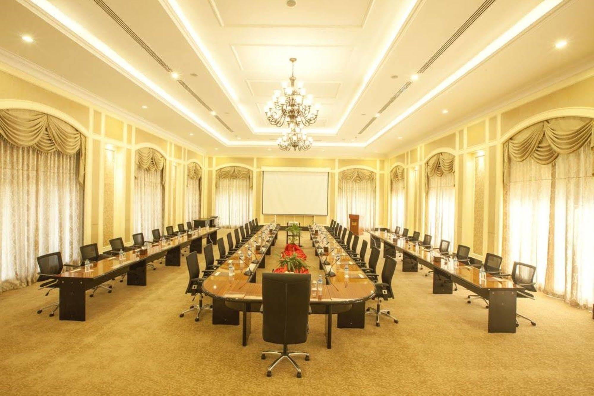 Grand Amara Hotel Naypyidaw Ngoại thất bức ảnh